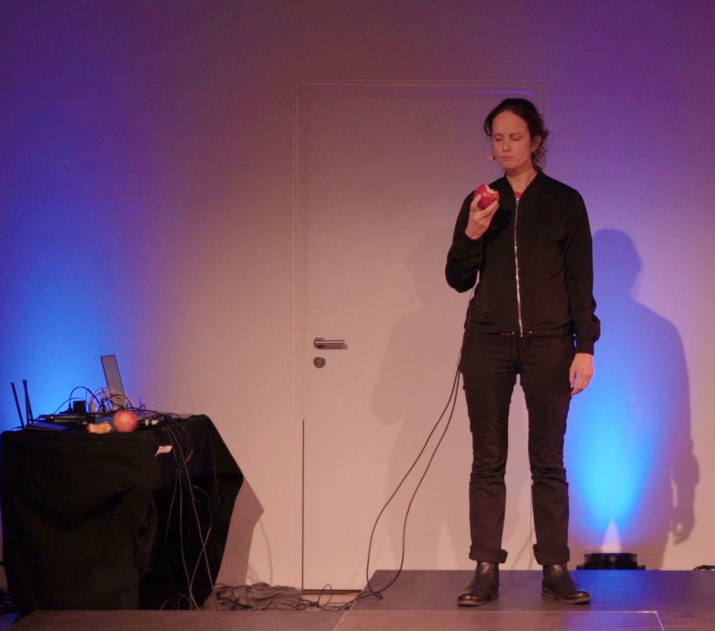 nonnenmann-4-cathy-van-eck-videostill-pablo-garreton