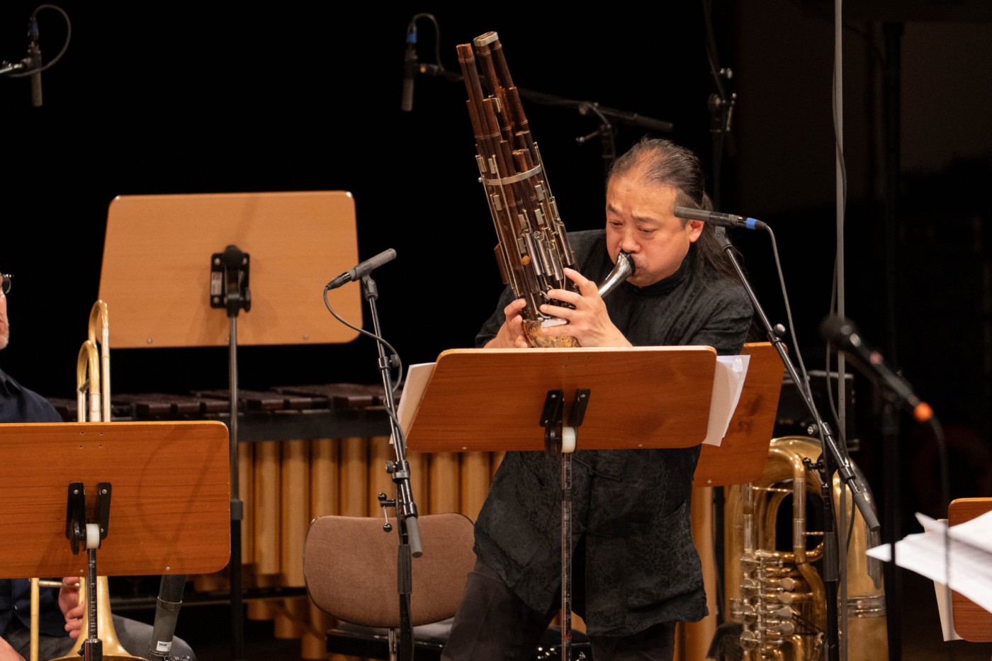 bild-4-trickster-orchestra-mit-wu-wie-an-der-sheng-c-claus-langer