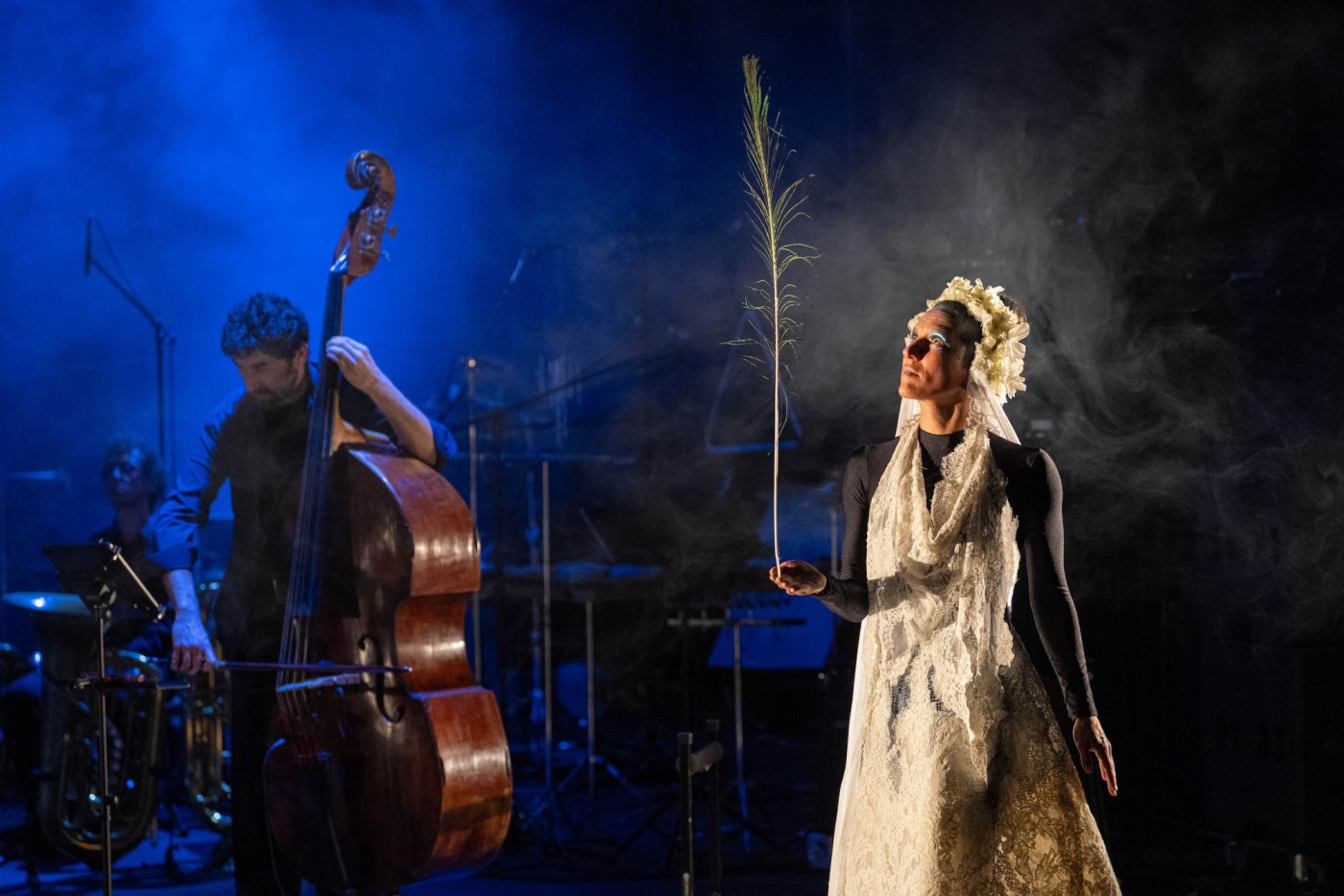 bild-3-ria-rehfuss-und-ensemble-musikfabrik-in-filter-c-claus-langer